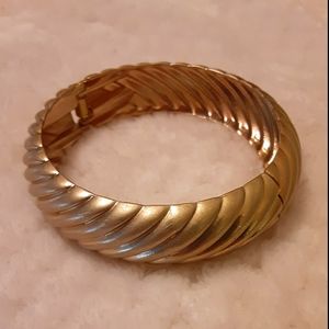 Amberlee Plunder bracelet